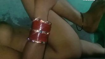 गर्म भारतीय लड़की का आनंद लेता है बड़े काले लंड में शौकिया घर का बना वीडियो
